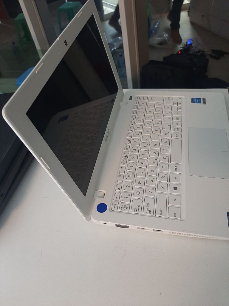 dell laptop intel r celeron r